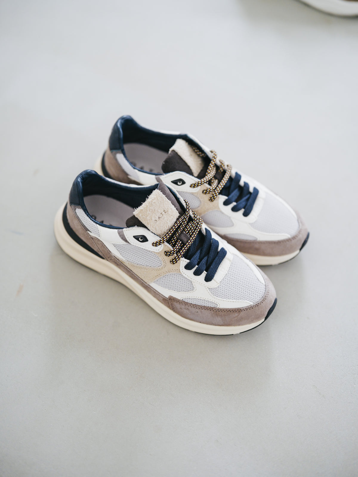 Musa COLORED LIGHT GRAY