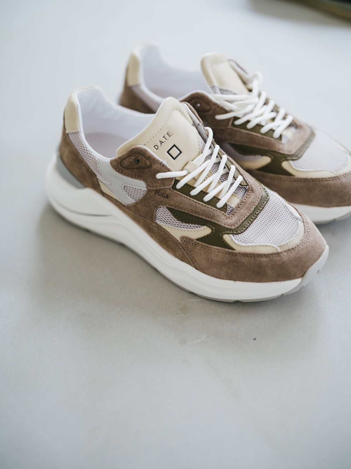 D.A.T.E. FUGA MESH SAND｜メッシュ×スエード ダッドスニーカー